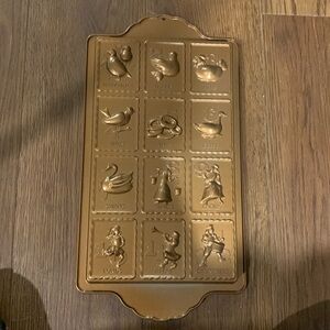 12 Days of Christmas Chicago Metallic shortbread mold pan unused Like new